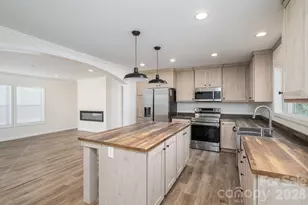 808 W Eagleview Ln, Lawndale, NC 28090 - Photo 1