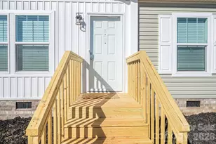 808 W Eagleview Ln, Lawndale, NC 28090 - Photo 2