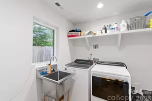 3931 Belshire Ln, Charlotte, NC 28205 - Photo 26