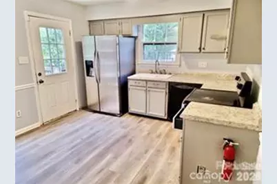 6414 Rockshire Drive, Charlotte, NC 28227 - Photo 8