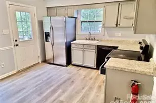 6414 Rockshire Dr, Charlotte, NC 28227 - Photo 8