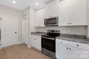 6623 Fairford Dr, Charlotte, NC 28215 - Photo 6