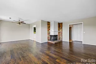 128 Country Ridge Rd, Hendersonville, NC 28739 - Photo 8