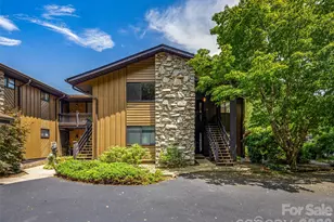 128 Country Ridge Rd, Hendersonville, NC 28739 - Photo 2