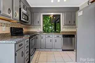 128 Country Ridge Rd, Hendersonville, NC 28739 - Photo 16