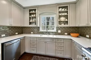 3009 Country Club Dr, Charlotte, NC 28205 - Photo 12