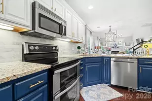 11184 Saintsbury Pl, Charlotte, NC 28270 - Photo 14
