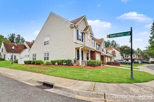 11184 Saintsbury Pl, Charlotte, NC 28270 - Photo 4