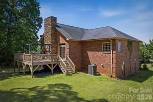 405 Golfview Ct, Lenoir, NC 28645 - Photo 6
