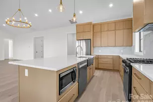 90 Summit Hill Rd, Hendersonville, NC 28791 - Photo 18