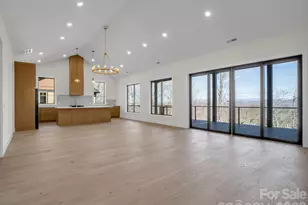 90 Summit Hill Rd, Hendersonville, NC 28791 - Photo 10