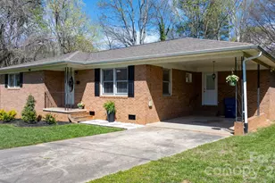 307 W Park Dr, Stanley, NC 28164 - Photo 1