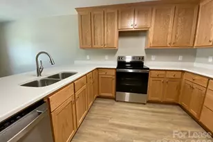 1961 Glen Manor Ct, Lincolnton, NC 28092 - Photo 4