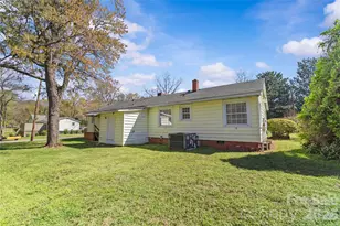 2517 Plum St, Charlotte, NC 28269 - Photo 10