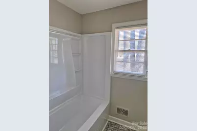 4105 Abbeydale Drive, Charlotte, NC 28205 - Photo 6