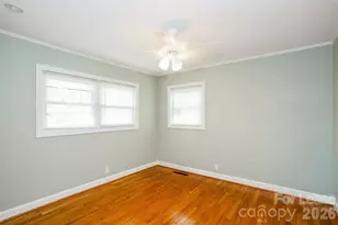 1102 Woods Dr, Statesville, NC 28677 - Photo 14