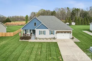 161 Wheatfield Dr, Statesville, NC 28677 - Photo 2