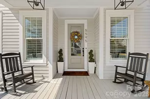 5595 Morris Hunt Dr, Fort Mill, SC 29708 - Photo 2