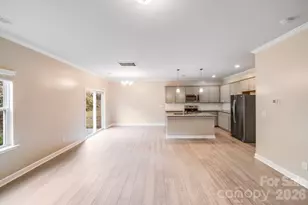 4920 Rockwood Rd, Charlotte, NC 28216 - Photo 6