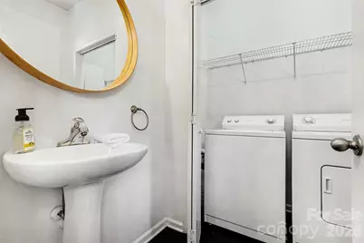 703 E 8th Street, Charlotte, NC 28202 - Photo 14