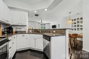 703 E 8th St, Charlotte, NC 28202 - Photo 12