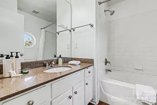 703 E 8th St, Charlotte, NC 28202 - Photo 18