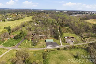 2504 Newton Drive, Statesville, NC 28677 - Photo 2