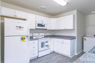 540 Broadway Ct, Statesville, NC 28677 - Photo 6