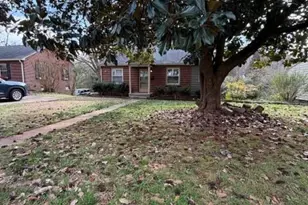 415 7th Ave Pl NW, Hickory, NC 28601 - Photo 2