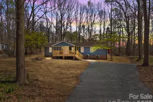 215 Crescent Heights Dr, Salisbury, NC 28146 - Photo 1