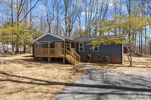 215 Crescent Heights Dr, Salisbury, NC 28146 - Photo 2