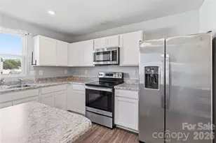 5127 Merwyn Ave, Charlotte, NC 28215 - Photo 12