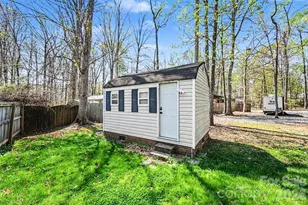 3047 Pinewood Hill Dr, Matthews, NC 28105 - Photo 12