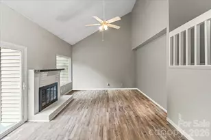 6610 Point Comfort Ln, Charlotte, NC 28226 - Photo 10