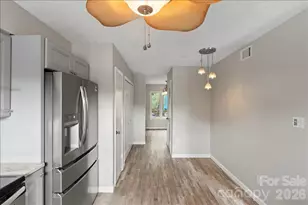 6610 Point Comfort Ln, Charlotte, NC 28226 - Photo 16