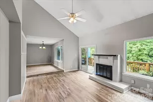 6610 Point Comfort Ln, Charlotte, NC 28226 - Photo 8