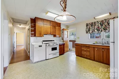 116 Crest Street, Mount Holly, NC 28120 - Photo 4