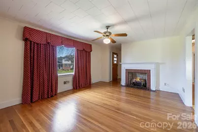 116 Crest Street, Mount Holly, NC 28120 - Photo 2