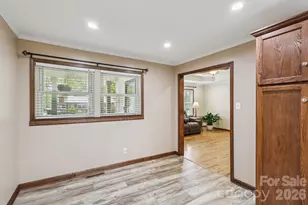 9202 Elgin Dr, Charlotte, NC 28214 - Photo 14