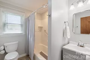 9202 Elgin Dr, Charlotte, NC 28214 - Photo 32