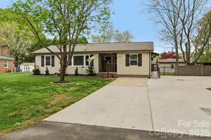 9202 Elgin Dr, Charlotte, NC 28214 - Photo 2
