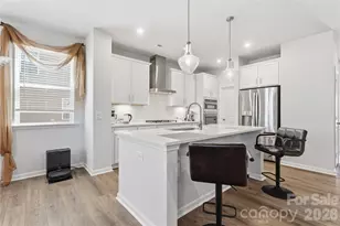 4011 Vis Pne Dr, Charlotte, NC 28215 - Photo 6