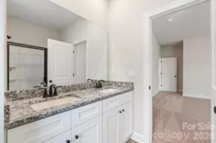 6737 Fairford Dr, Charlotte, NC 28215 - Photo 10