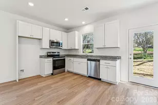 416 N 9th St, Bessemer City, NC 28016 - Photo 8