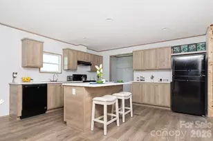 3007 Michelle Dr, Newton, NC 28658 - Photo 4