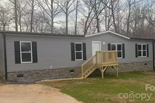 3007 Michelle Dr, Newton, NC 28658 - Photo 2