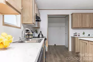 3007 Michelle Dr, Newton, NC 28658 - Photo 6