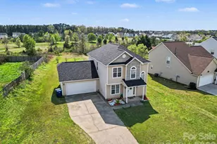 421 Glencroft Dr, Wingate, NC 28174 - Photo 2