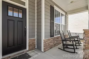 574 Fox Cove Rd, Hendersonville, NC 28792 - Photo 4