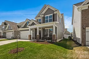 574 Fox Cove Rd, Hendersonville, NC 28792 - Photo 2